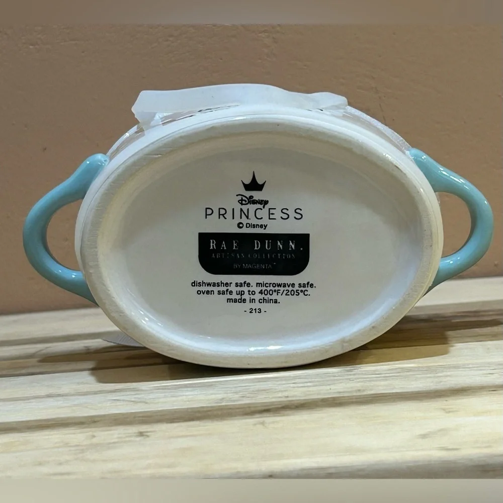 NWTS RAE DUNN DISNEY PRINCESS COLLECTION CINDERELLA CERAMIC BAKING DISH.